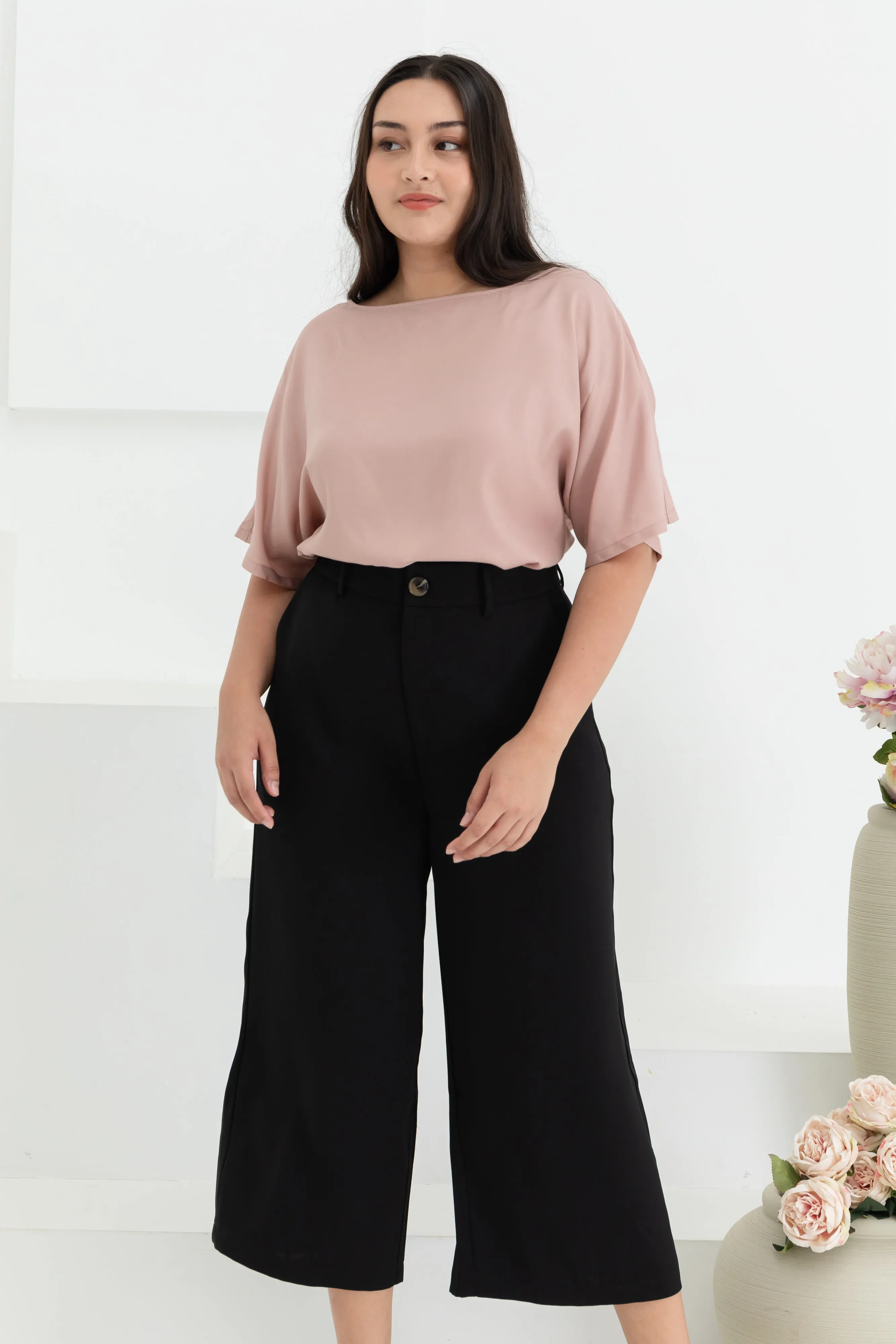 Aubrey Wide Leg Culottes In Black