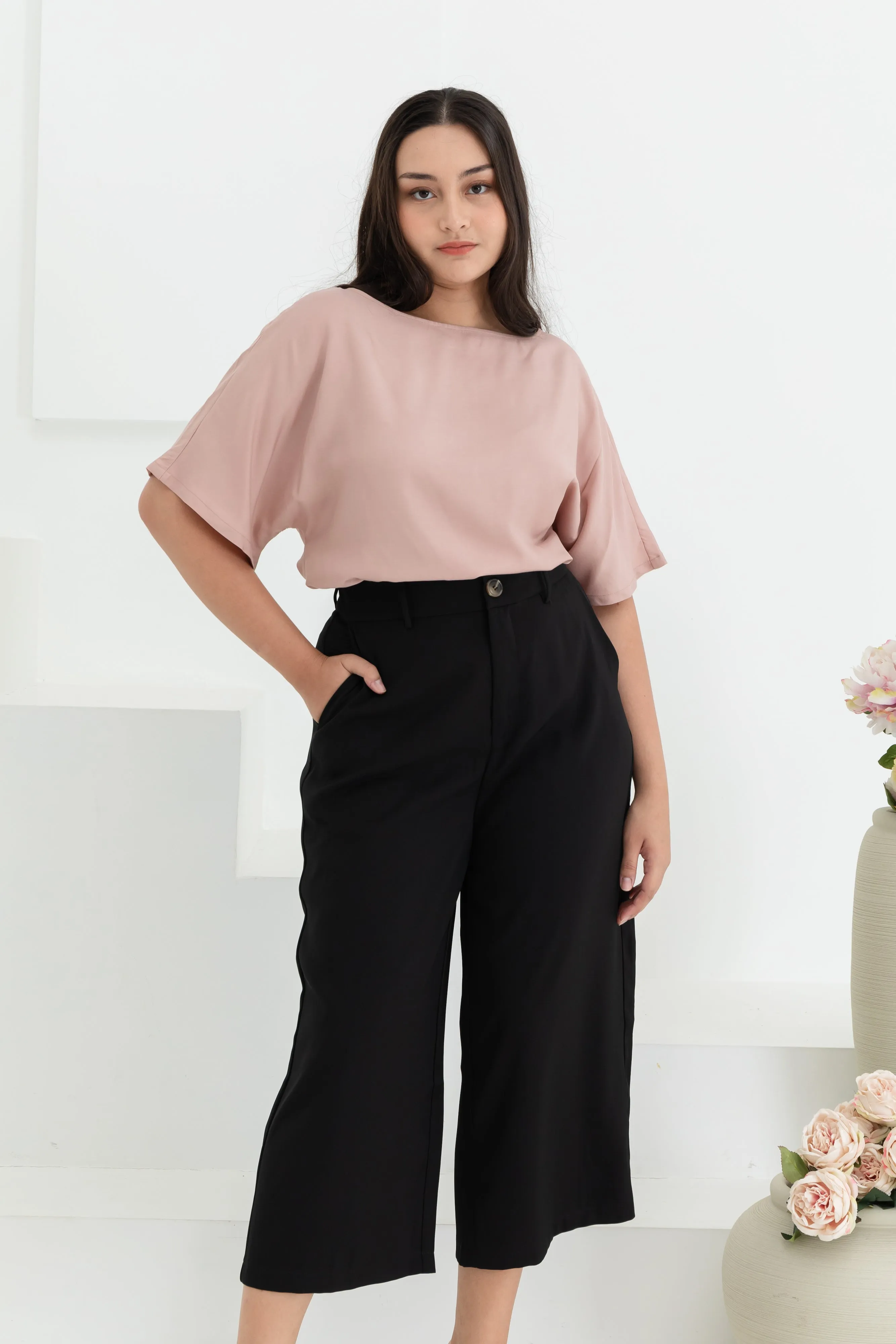 Aubrey Wide Leg Culottes In Black