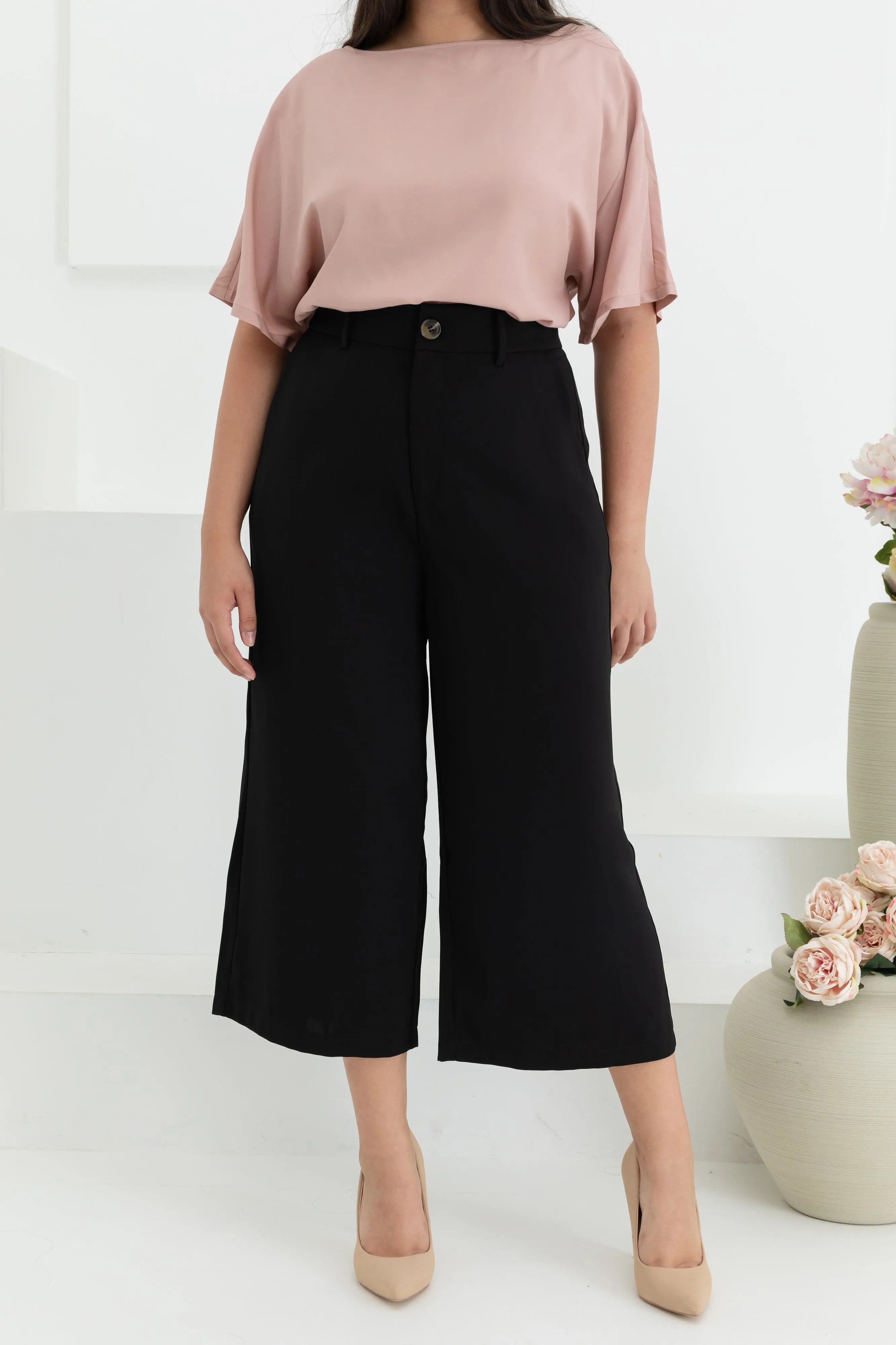 Aubrey Wide Leg Culottes In Black