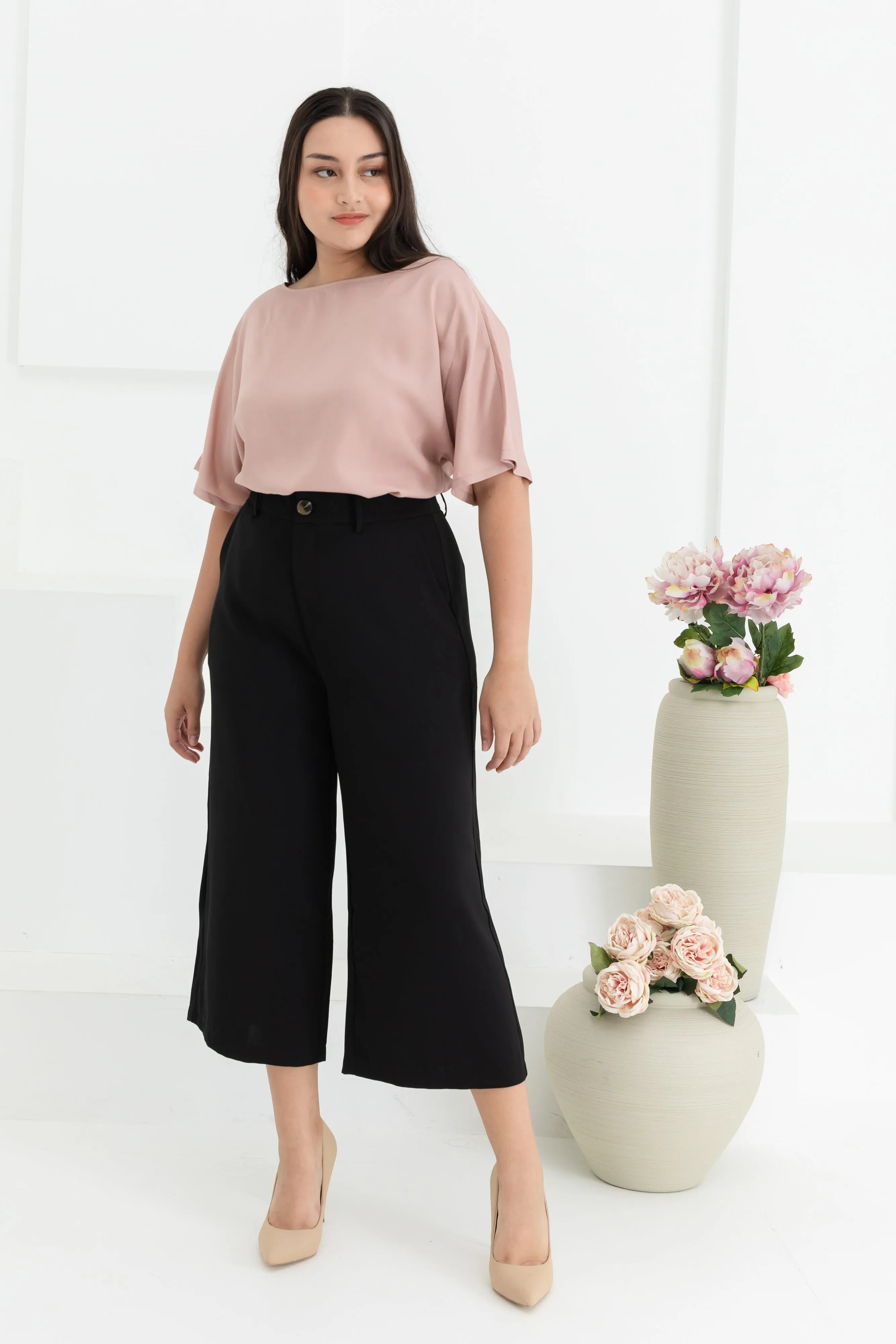 Aubrey Wide Leg Culottes In Black