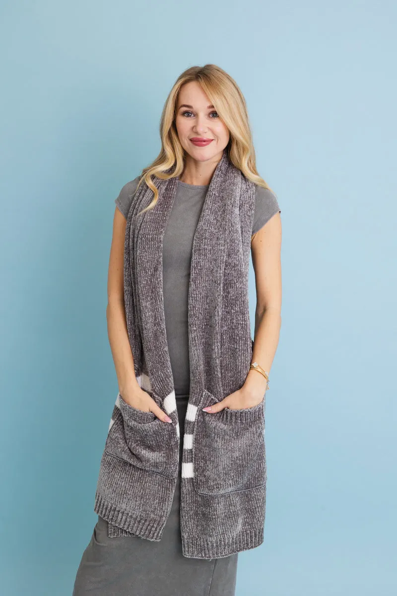 Chenille Pocket Scarf - Soft Comfort with Handy Pockets 🧣