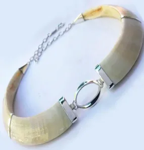 collar jabalí centro oval con plata