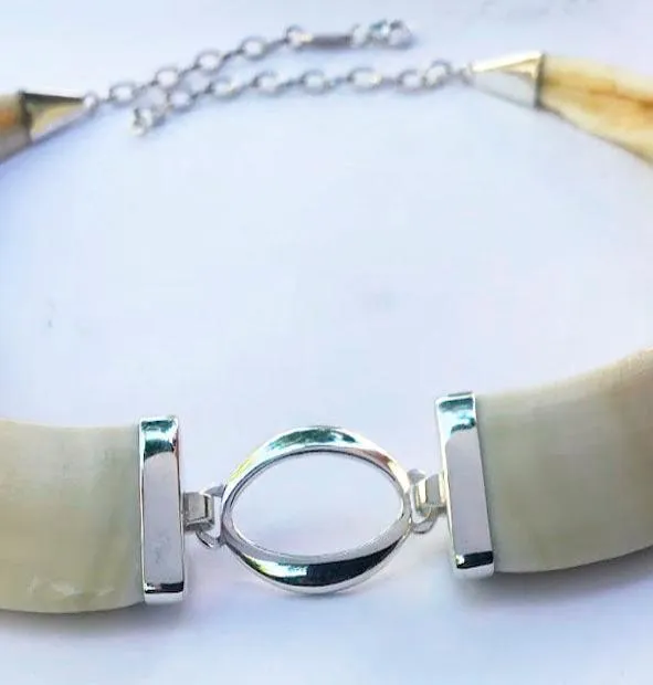 collar jabalí centro oval con plata