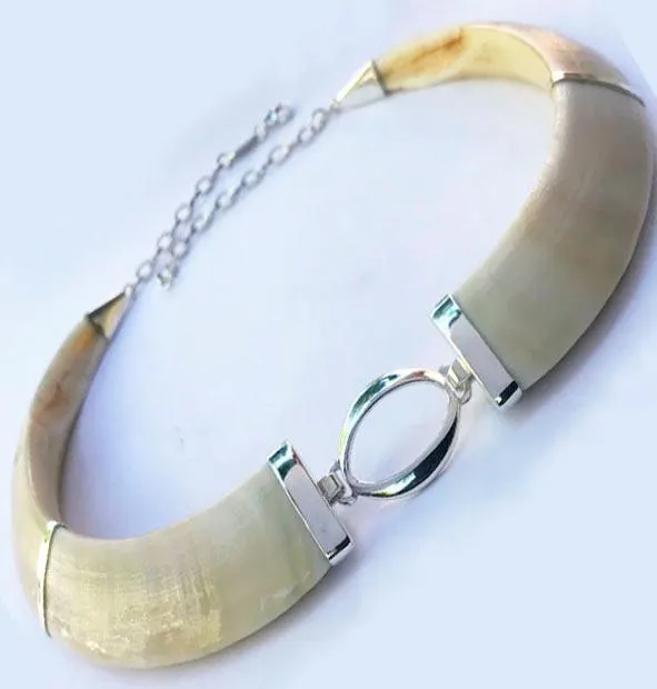 collar jabalí centro oval con plata