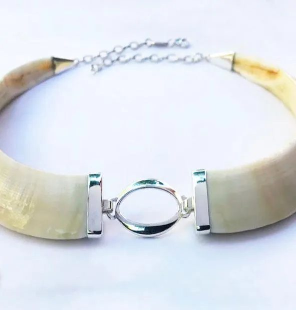 collar jabalí centro oval con plata