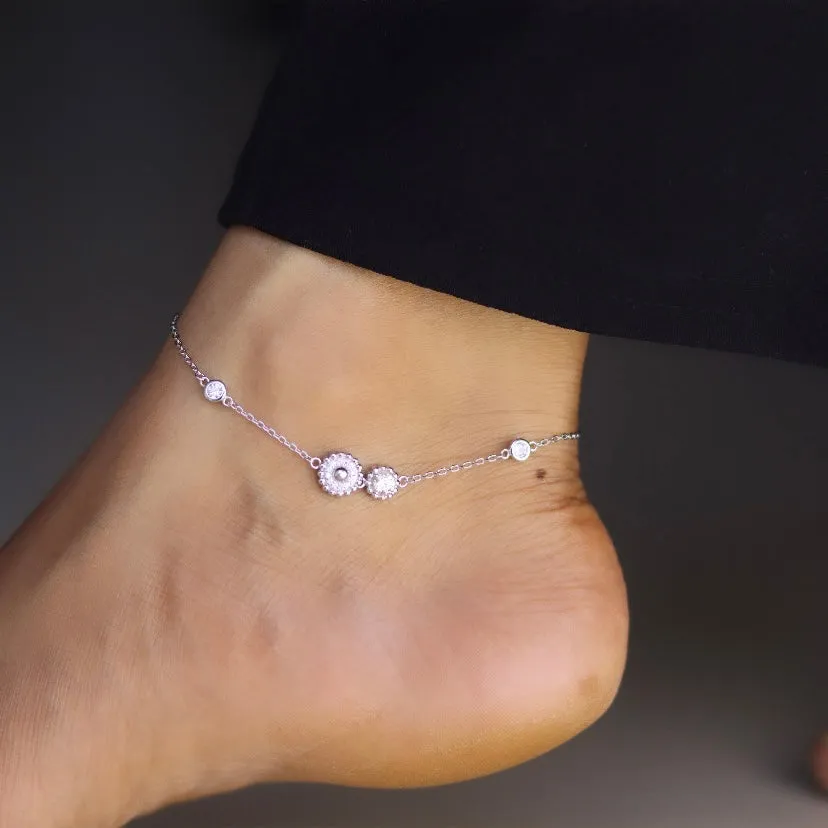 Luminous Swirl Silver Payal