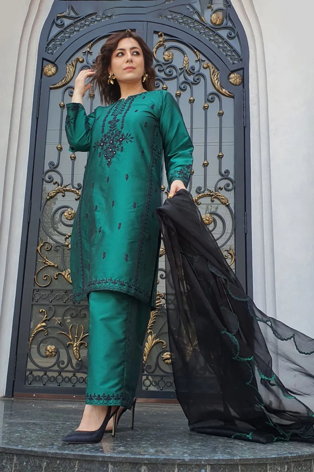 Lychee Silk Aari Embroidered 3pc Suit | Eid Affairs | S202116