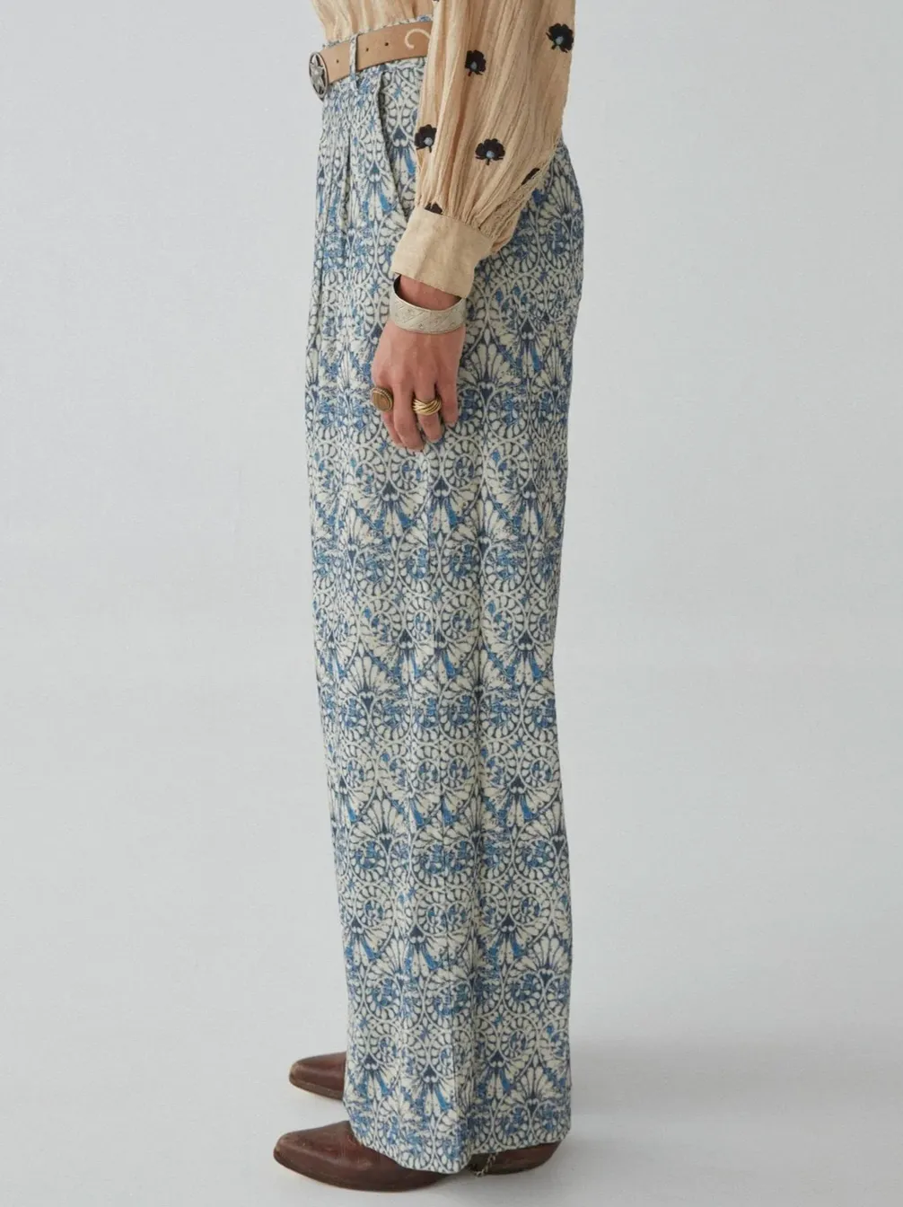 Maison Hotel Pepa Pant- Lapis Lazuli