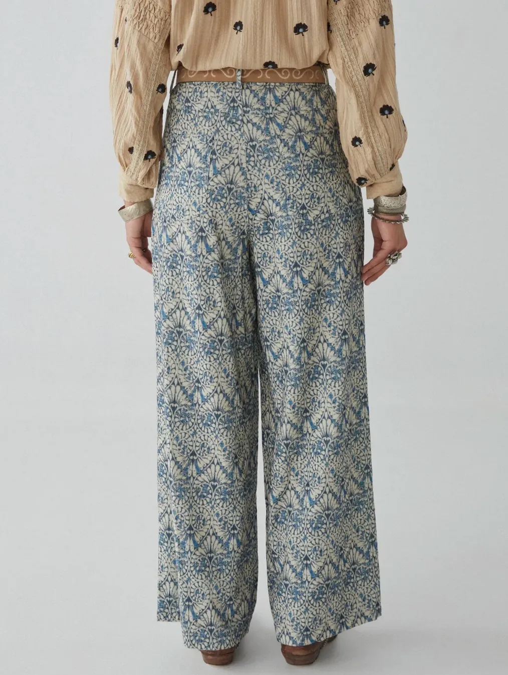 Maison Hotel Pepa Pant- Lapis Lazuli