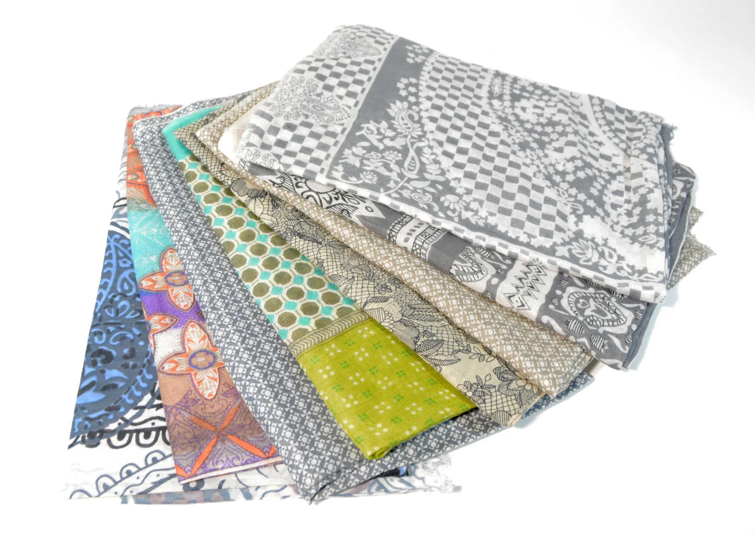 Viscose Scarf Floral Motif-Grey